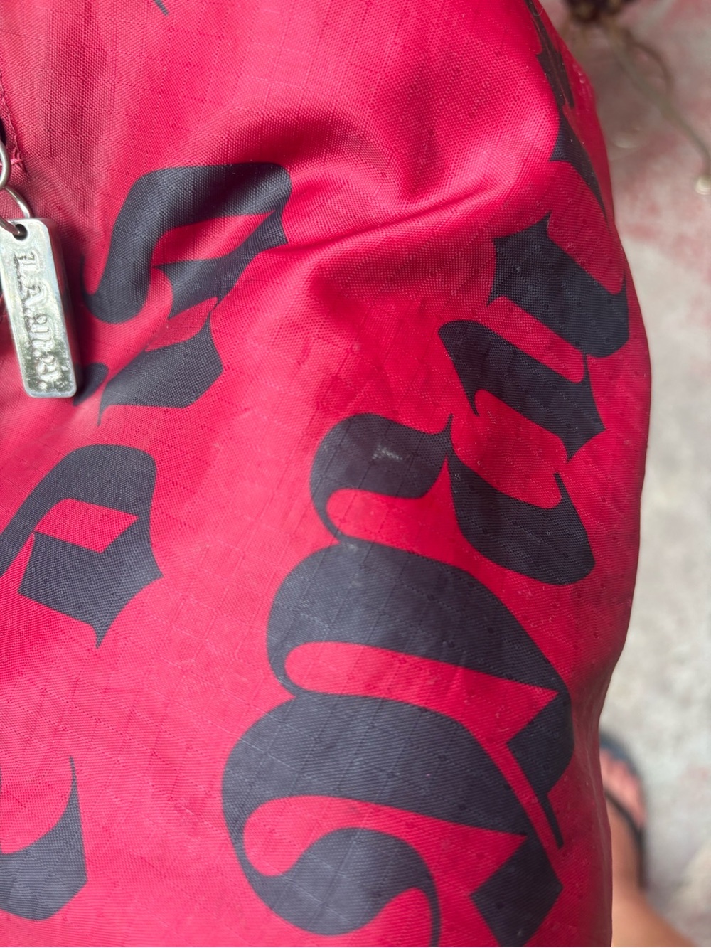 Vtg 2000s L.A.M.B. x LeSportsac Red Old English Print Crossbody Bag Gwen Stefani - Picture 9 of 16